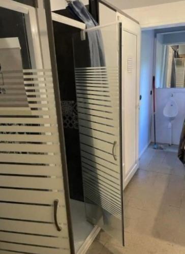 Leleka Hostel Esbly Экстерьер фото