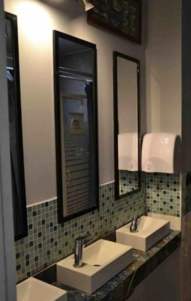 Leleka Hostel Esbly Экстерьер фото